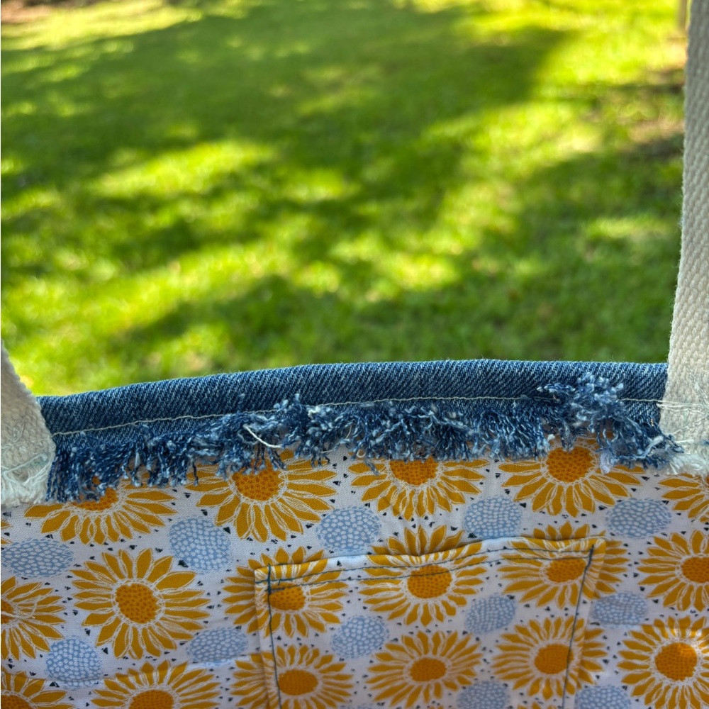 Chic Denim Tote with Lace and Daisy Accent - Picture 8 of 10